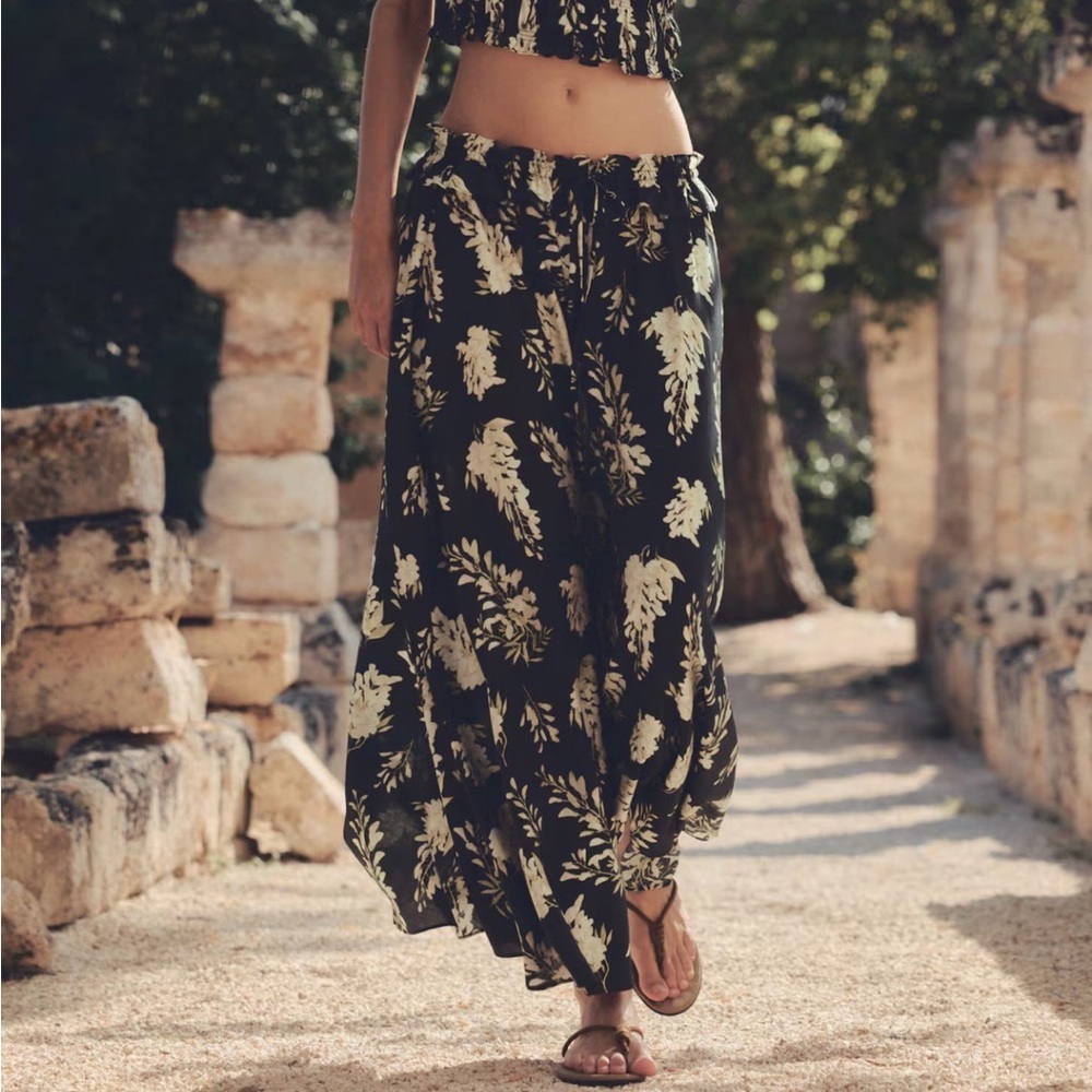 H&M Black and Cream Ruffle Trimmed Maxi Skirt Size Small